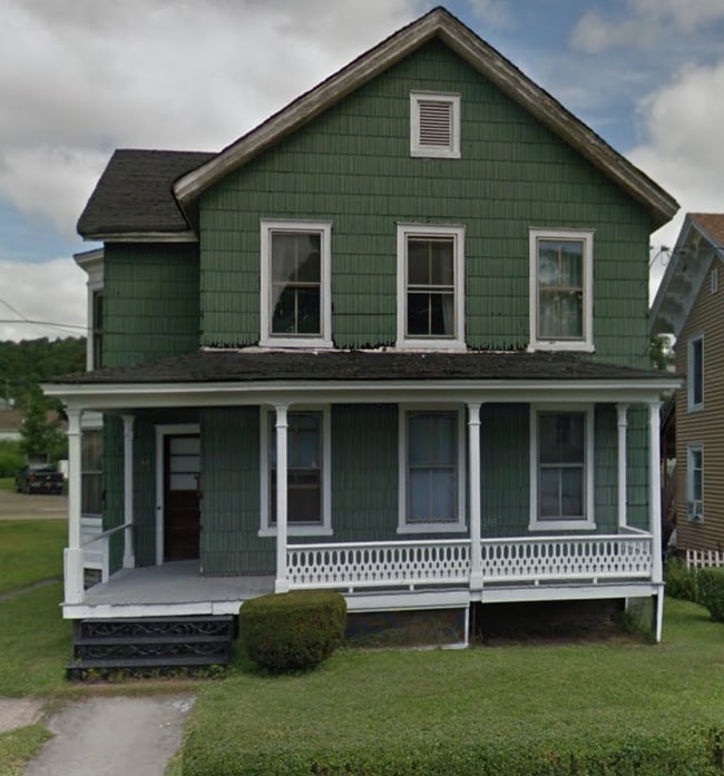 94 Mead St, Unit Apt 2
