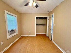 5517 W Jackson St in Pensacola, FL - Building Photo - Building Photo