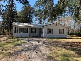 773 Shuman St. in Hinesville, GA - Building Photo