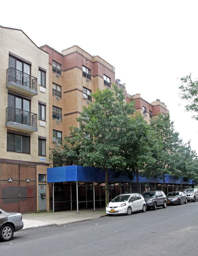 106 Gerry St in Brooklyn, NY - Foto de edificio - Building Photo