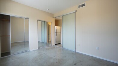 922 W 23rd St in Los Angeles, CA - Foto de edificio - Building Photo