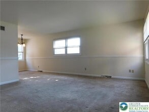 813 Main St, Unit 4 in Bethlehem, PA - Building Photo - Building Photo