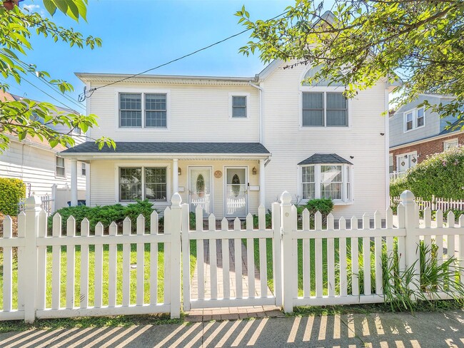 property at 30 Edgewood Rd