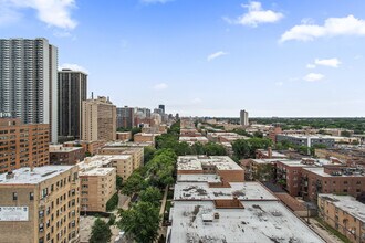 6150 N Kenmore Ave, Unit Unit 15B in Chicago, IL - Building Photo - Building Photo