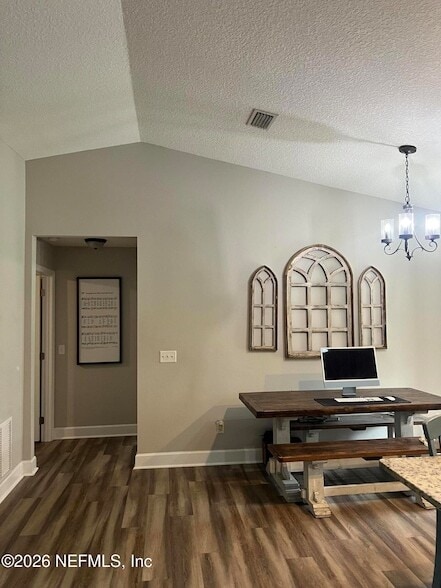 27161 W 12th Ave in Hilliard, FL - Foto de edificio - Building Photo