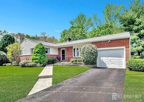 12 Windsor Dr in West Windsor Township, NJ - Building Photo