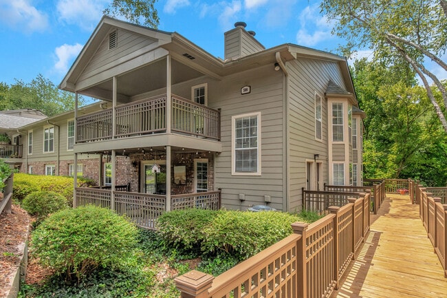 property at 2901 Lenox Rd NE