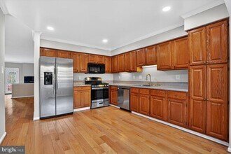 8408 Millwood Dr in West Springfield, VA - Building Photo - Building Photo