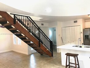 3356 Bird Ave, Unit 10 in Miami, FL - Building Photo - Building Photo