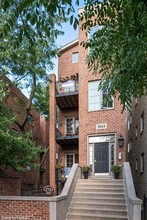 1643 N Dayton St, Unit 2F in Chicago, IL - Building Photo - Building Photo