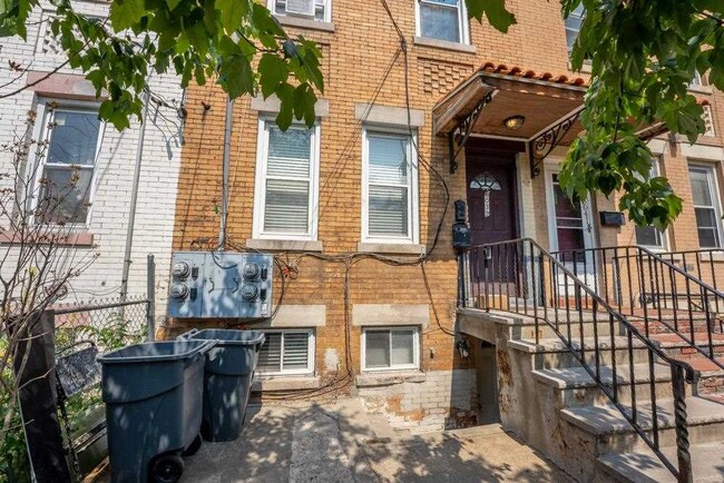 6039 Palisade Ave-Unit -Ground Fl in West New York, NJ - Building Photo - Building Photo