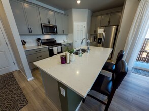 752 N Shawnee St in Aurora, CO - Foto de edificio - Building Photo