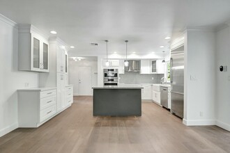 715 Sunshine Dr in Delray Beach, FL - Building Photo - Building Photo