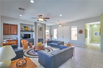 2611 Savannah Springs Ave in Henderson, NV - Building Photo - Building Photo