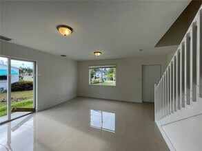 385 NW 82nd Terrace in Miami, FL - Building Photo - Building Photo
