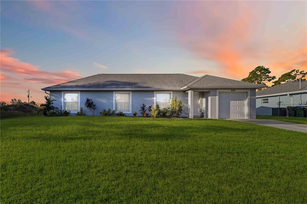 6771 Topeka Ln in North Port, FL - Building Photo