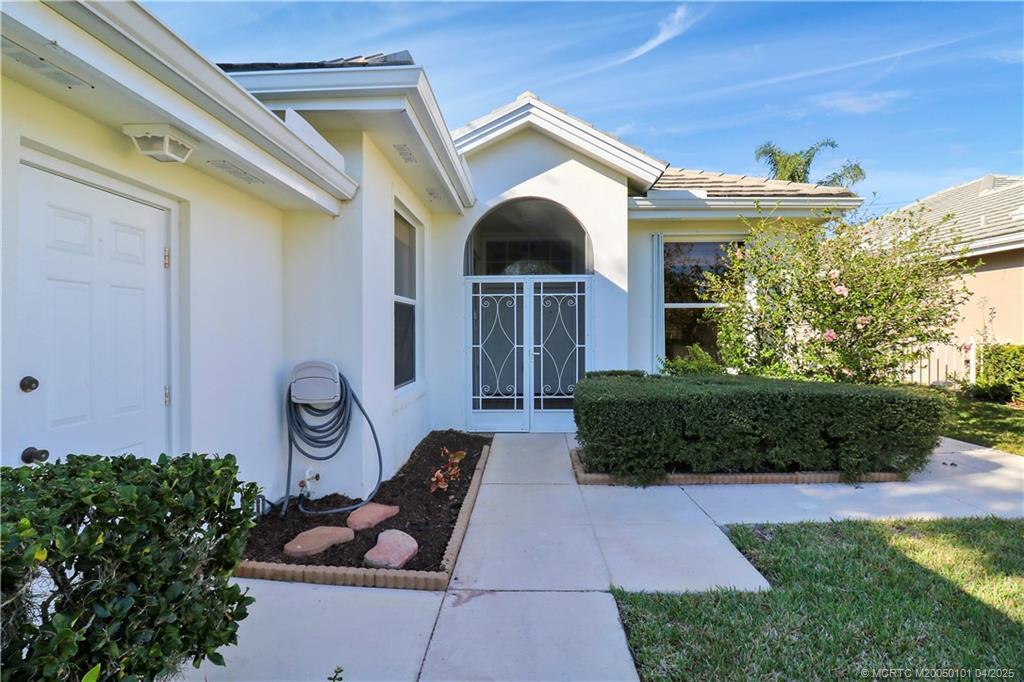 7428 SE Waxberry Cir in Hobe Sound, FL - Building Photo