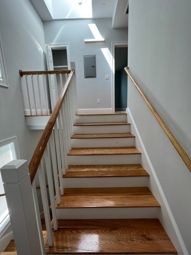 126 Cross St, Unit 5 in Somerville, MA - Building Photo - Building Photo