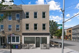 240 N 7th St in Brooklyn, NY - Foto de edificio - Building Photo