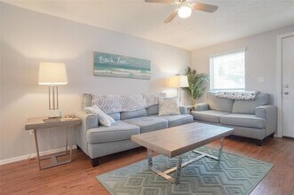 1032 Hollywood Ave in Clearwater, FL - Building Photo - Building Photo