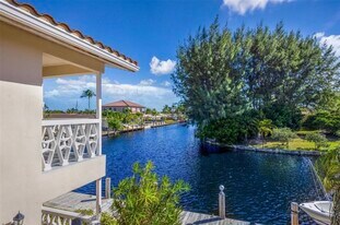 2591 NE 55th Ct, Unit 208 in Fort Lauderdale, FL - Building Photo