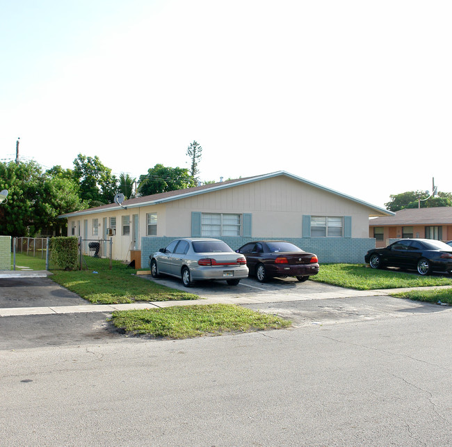 5301 NW 16th St in Fort Lauderdale, FL - Building Photo - Building Photo