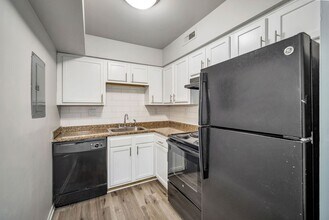 Oakmont Flats Apartments in Amelia, OH - Building Photo - Building Photo