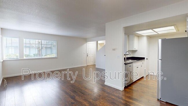 1487 Bradford Way in Redding, CA - Building Photo - Building Photo