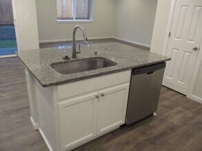 4218 Andasio Loop SE in Port Orchard, WA - Building Photo - Building Photo