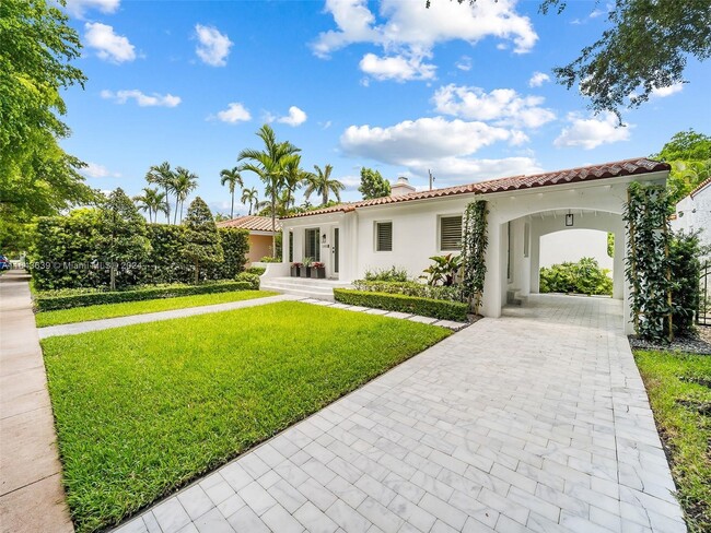 1503 Columbus Blvd, Unit #2 in Coral Gables, FL - Building Photo - Building Photo