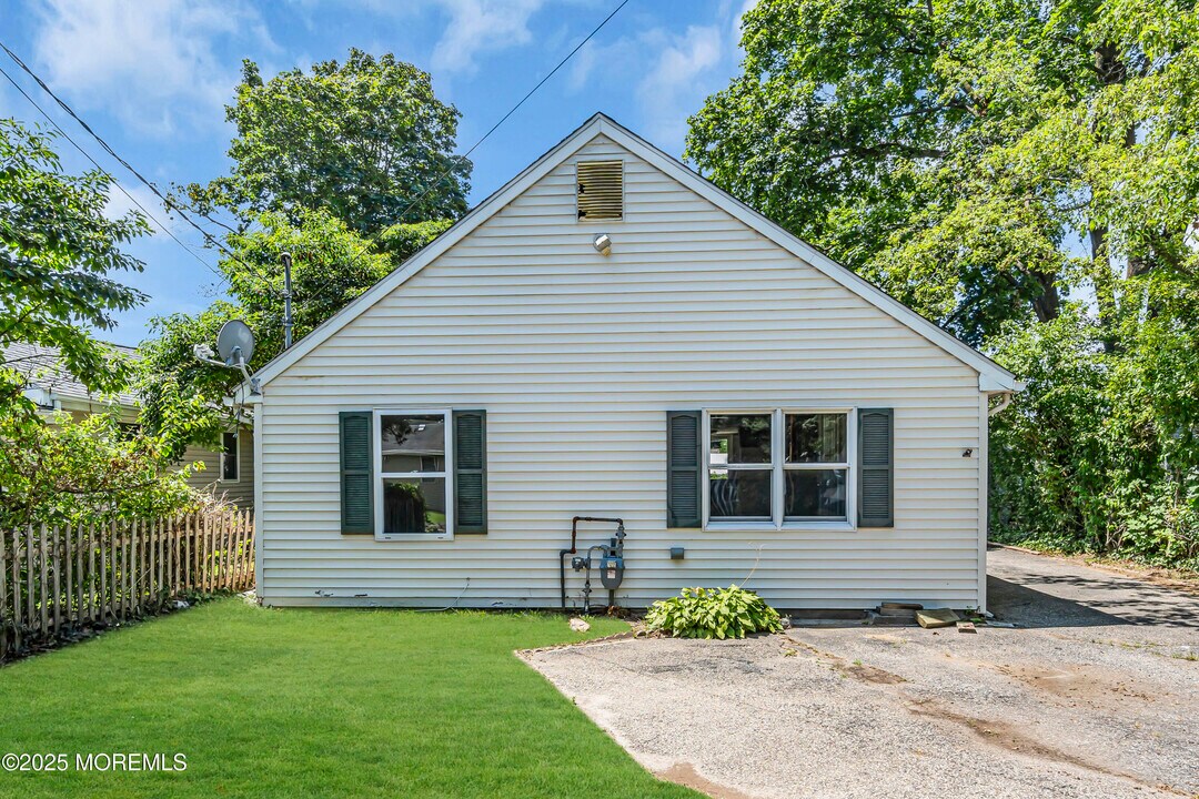 75 River Dr in Toms River, NJ - Building Photo