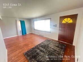 9245 Edna St in St. Louis, MO - Building Photo - Building Photo
