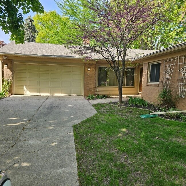 property at 2520 Guilford Rd