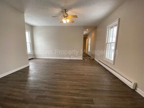 421 Oak St in Kalamazoo, MI - Building Photo - Building Photo