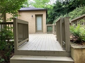 49 Putnam Cir NE in Atlanta, GA - Foto de edificio - Building Photo