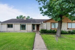 13327 Bafing Dr in Houston, TX - Building Photo