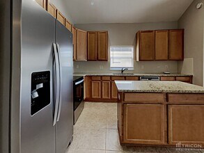 3017 Azalea Blossom Dr in Plant City, FL - Building Photo - Building Photo