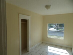 235 35th St S in St. Petersburg, FL - Building Photo - Building Photo
