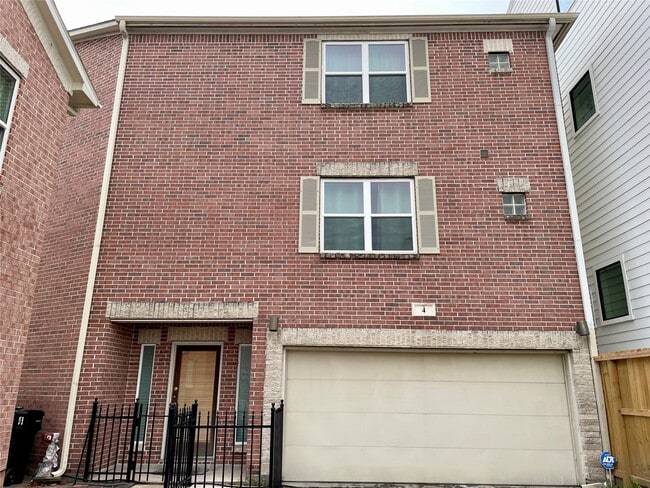 5901 Fairdale Ln