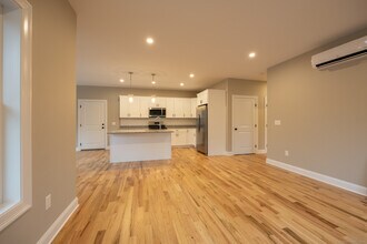 215 Old Towne Rd in Cheshire, CT - Building Photo - Building Photo