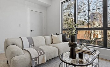 135 5th St, Unit 4 in Cambridge, MA - Building Photo - Building Photo