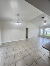 727 SE 8th Pl in Cape Coral, FL - Building Photo - Building Photo