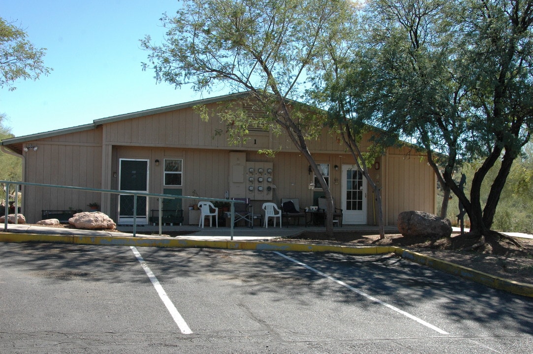 Superior Arboretum Apartments in Superior, AZ - Building Photo