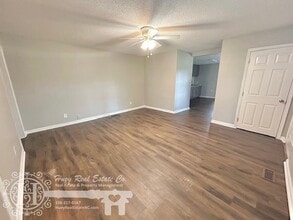 406 W Clay St, Unit Unit B in Mebane, NC - Building Photo - Building Photo
