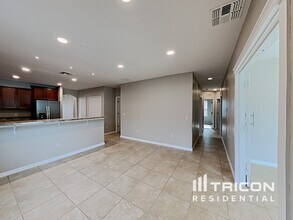 113 Prairie Falcon Dr in Groveland, FL - Building Photo - Building Photo