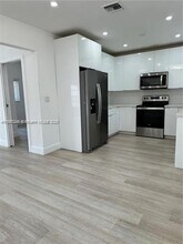 695 NE 80th St in Miami, FL - Building Photo - Building Photo
