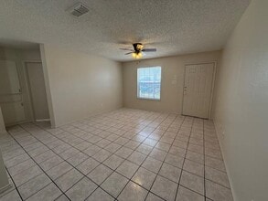 1502 E San Pedro St in Laredo, TX - Building Photo - Building Photo