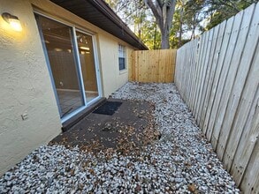 2730 NE 49th Ave, Unit 2 in Ocala, FL - Foto de edificio - Building Photo