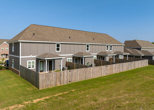 Legends Townhomes in Opelika, AL - Foto de edificio - Building Photo