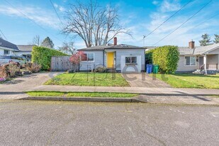 6035 NE 17th Ave in Portland, OR - Building Photo